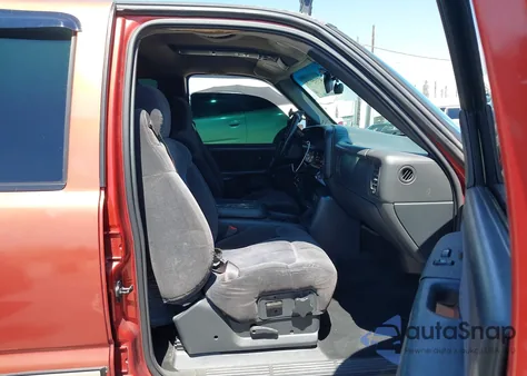 2001 Chevrolet Silverado 1500Hd Ls z USA, uszkodzony, nr VIN 1GCGC13U01F199446